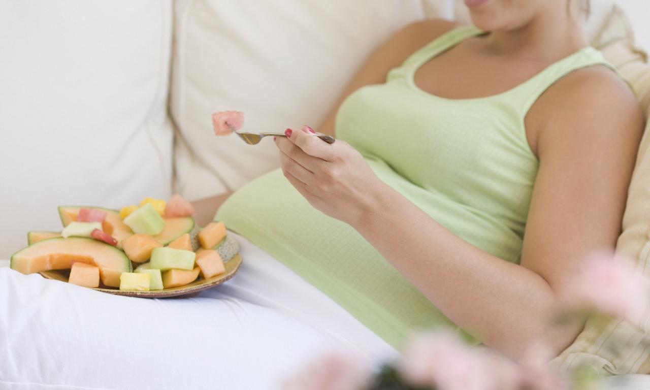 The Ten Foods You Should Never Eat While You'Re Pregnant | Daily Mail Online